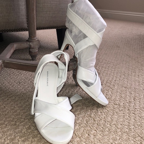 Banana Republic WHITE Soft Leather Ankle Wrap Heels/6.5 - Picture 3 of 8